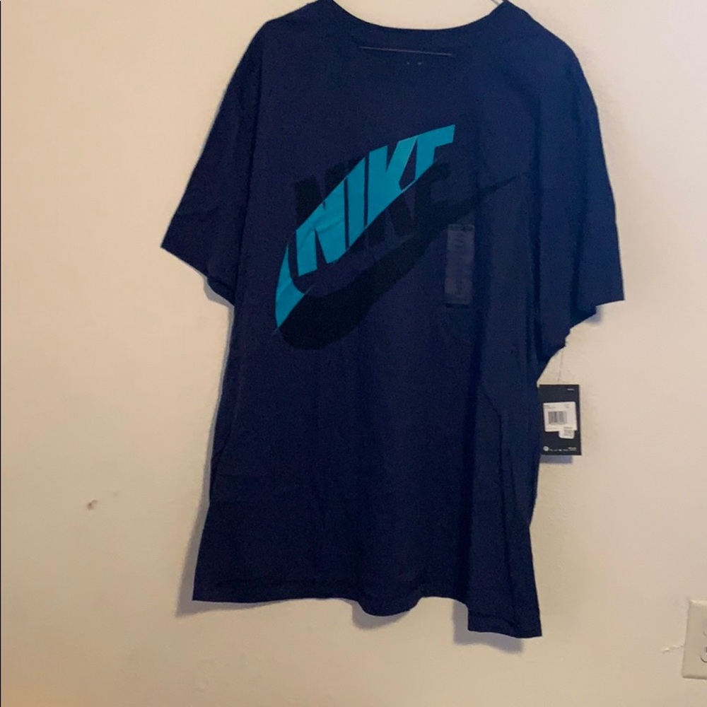 Nike T-shirt